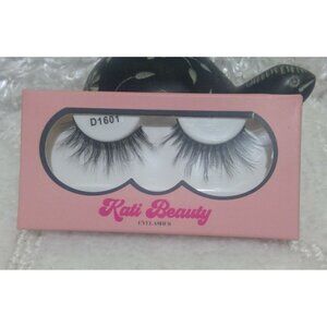 Kati Beauty false eyelashes in the style D1601